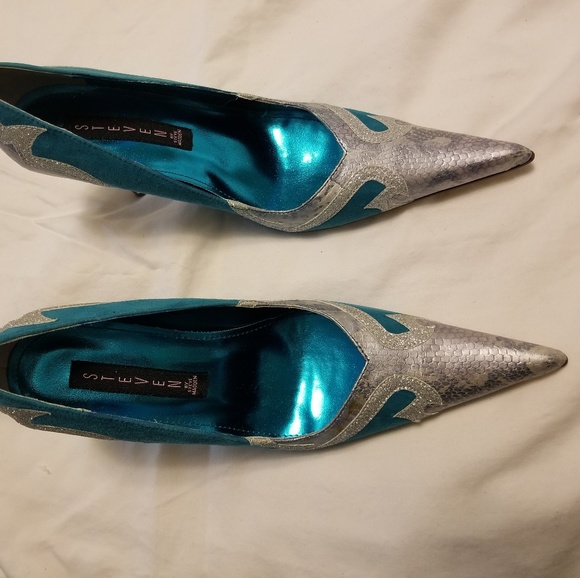 Steven Madden Madamme Blue Silver Snakeskin Pumps - Picture 2 of 6